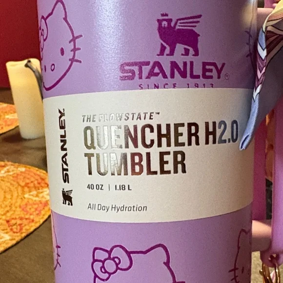 💜Stanley Lavender Hello Kitty Quencher H2.0 Tumbler with Charm💜 - Picture 7 of 9